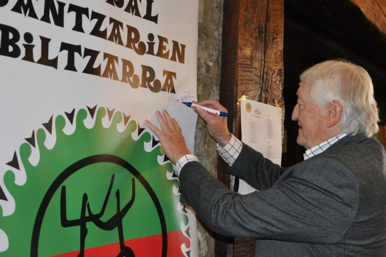 Jakes Abeberry Euskal Dantzarien BIltzarrak ospatutako 50. urteurreneko bazkarian